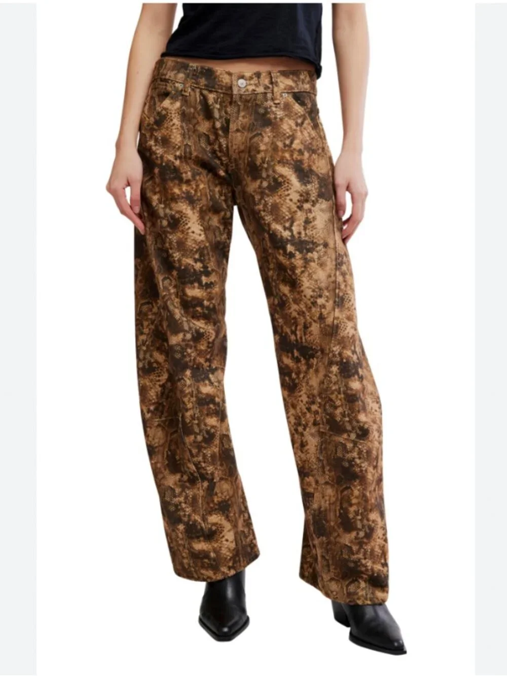 NWT Free People Fable Snakeskin Print Low Rise Arced Wide Leg Jeans Size 31
